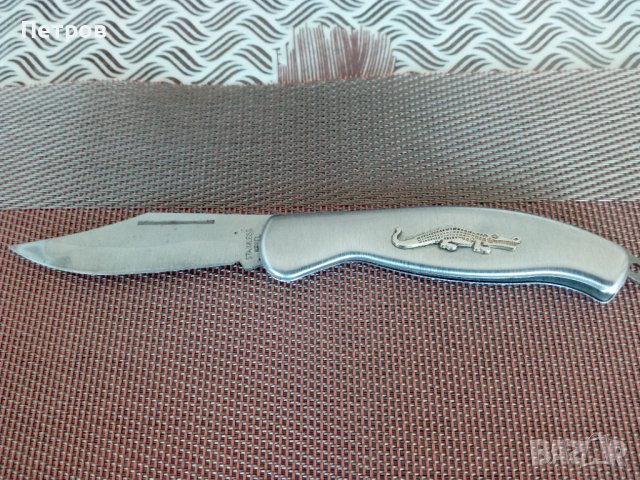 Продавам малка сгъваема ножка,на известна световна марка., снимка 1