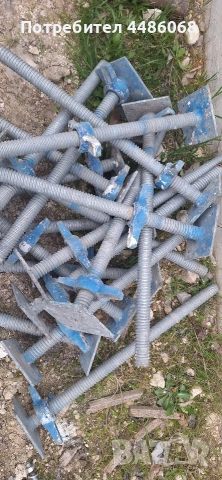 пета с винт, пети с винт за тръбно, фасадно скеле 