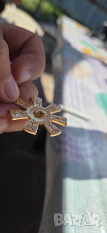 Златен медальон Розетата от Плиска, снимка 2 - Колиета, медальони, синджири - 52346151