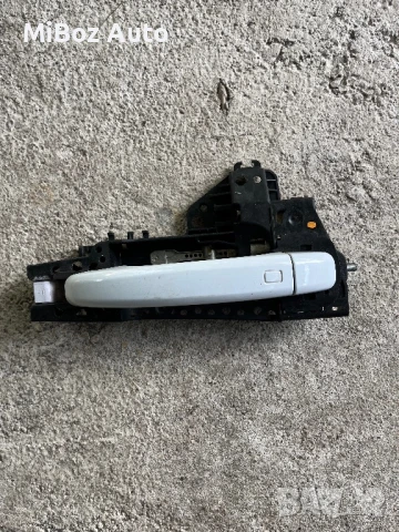 Дръжка задна дясна врата Ауди а4 b8 Audi