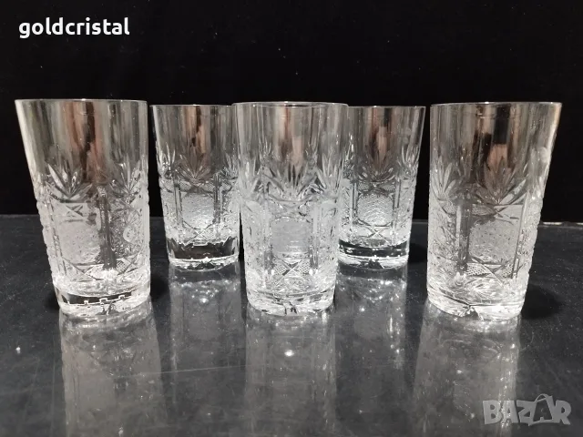 кристални чаши за вода безалкохолно 