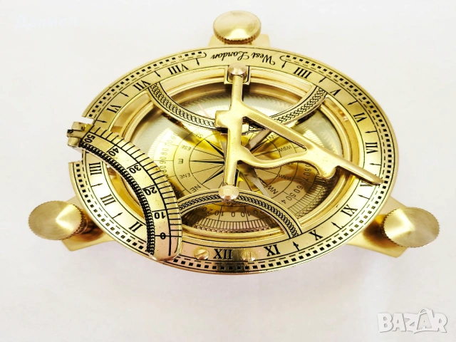 Луксозен компас от бронз със слънчев часовник – 11 см подарък с характер