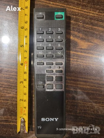 дистанционно управление Sony  Trinitron от 90-те години. 