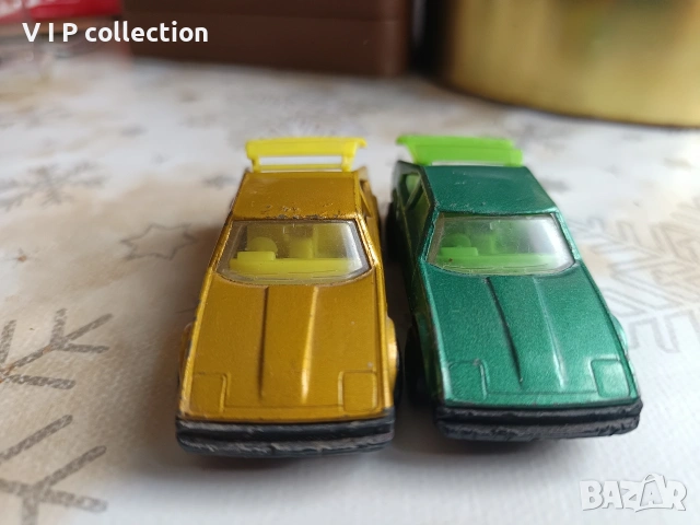 две колички Тойота Супра заедно