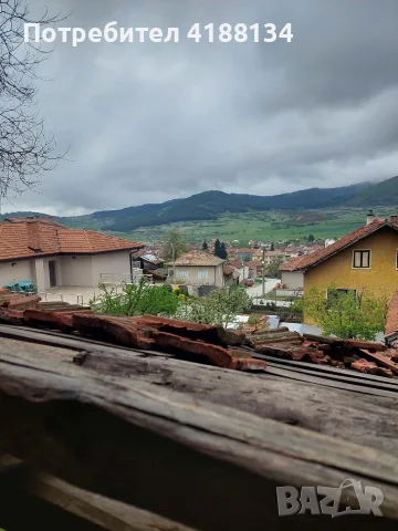     Продавам парцел с постройка, ток и вода – на най-хубавото място в с. Дорково
