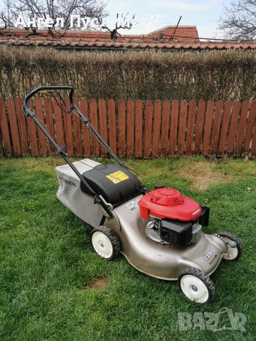 Honda Самоходна бензинова косачка 