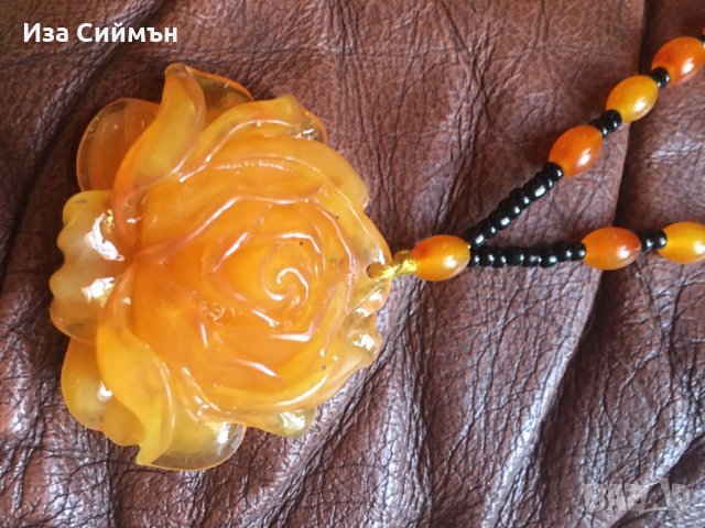 Винтидж колие роза от пчелен восък, снимка 3 - Колиета, медальони, синджири - 35234977