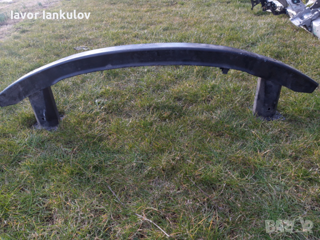 Стоманена краш греда за задната броня на:Фолксваген Голф 5 GTI  R 32, снимка 2 - Автомобили и джипове - 36511499