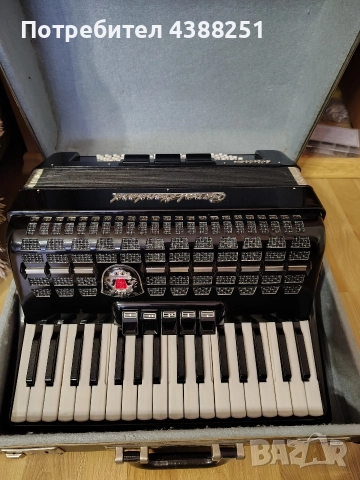 Акордеон Роял Стандарт с куфар, снимка 9 - Акордеони - 52621980