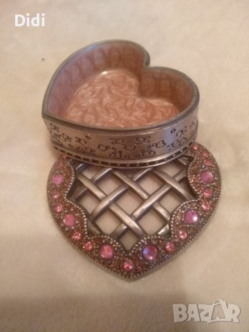 Малка кутийка за бижута 