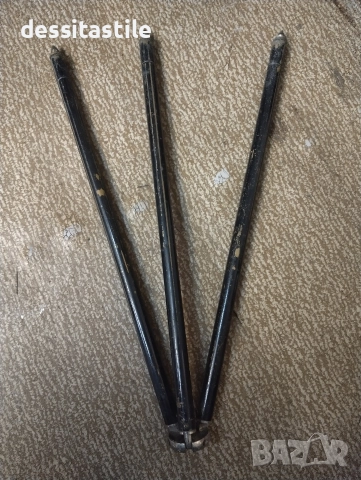 Ретро фотоапарати и ретро крачета - триножник за фотоапарати или друго