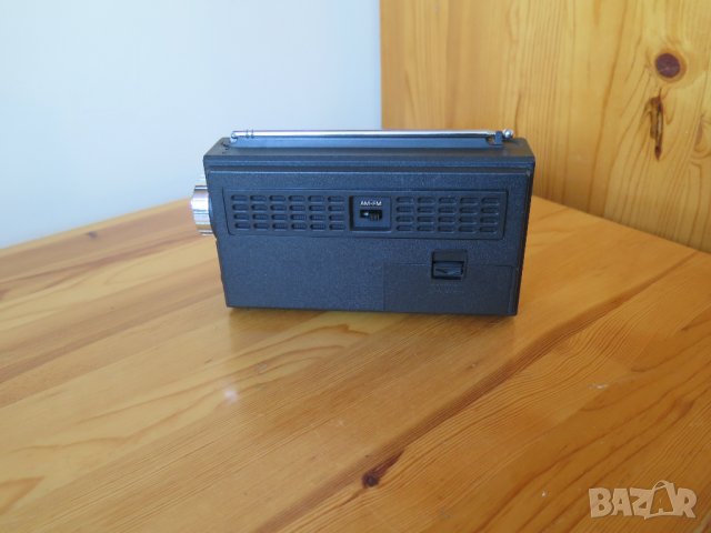 Vintage solid state 2 band SILVER 2F166 ,1975г,Japan, снимка 8 - Радиокасетофони, транзистори - 39170281