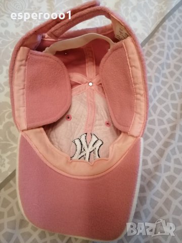 Дамска зимна шапка NEW YORK, снимка 2 - Шапки - 34463144