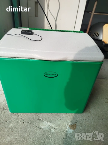 Хладилник ELECTROLUX - 12/220 V-gas, снимка 3 - Хладилни чанти - 54143932