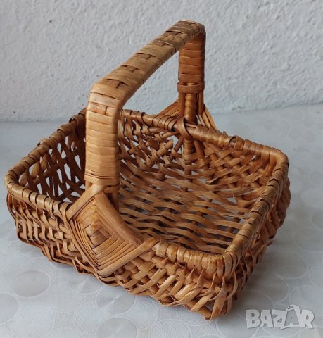 Стара дървена малка сладка плетена правоъгълна кошница с дръжка, снимка 2 - Други - 42335507