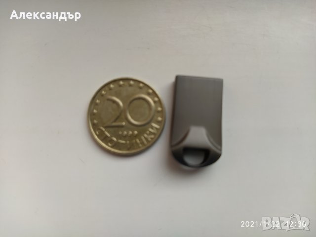 Mini USB 64 GB, снимка 1 - Чанти, стативи, аксесоари - 31515579