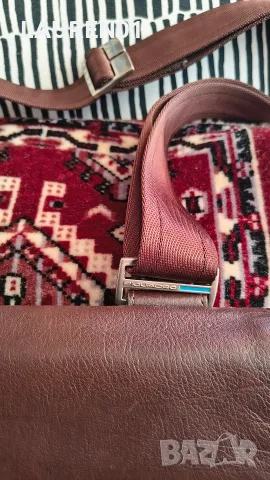 Мъжка чанта на Piquadro , снимка 7 - Чанти - 55884354