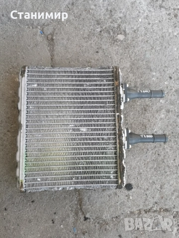 Радиатор парно Нисан Алмера Тино 