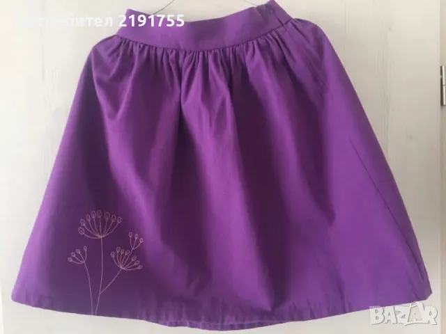 Нова пола без етикет с ръчно рисувана апликация