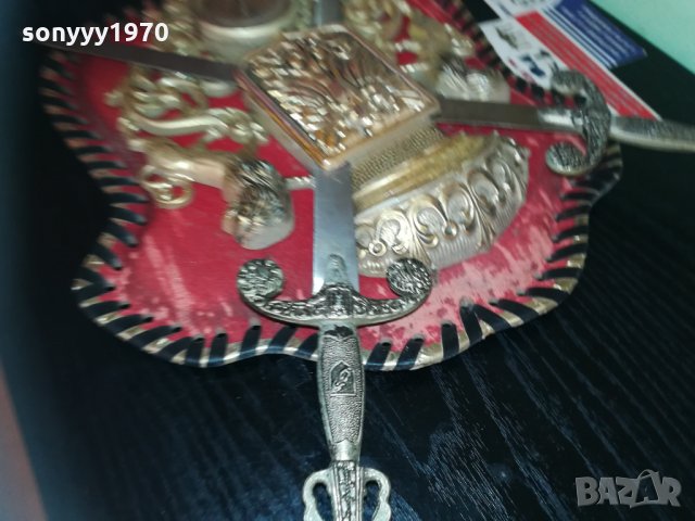 герб в червено и злато с два меча-внос франция 1810201406, снимка 14 - Колекции - 30461912