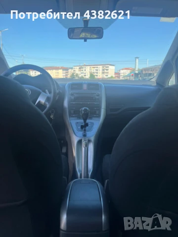Тойота Аурис, снимка 13 - Автомобили и джипове - 51429997