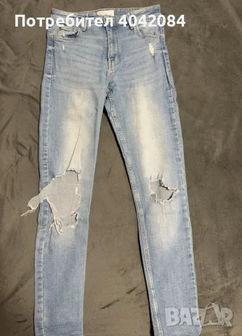 Тесни дънки Bershka 
