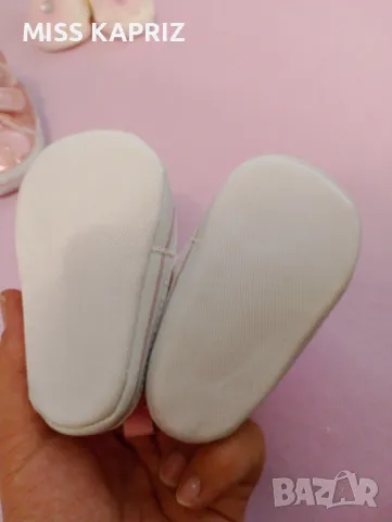 Лот бебешки буйки за момиче 6-9м, снимка 3 - Бебешки обувки - 47375419