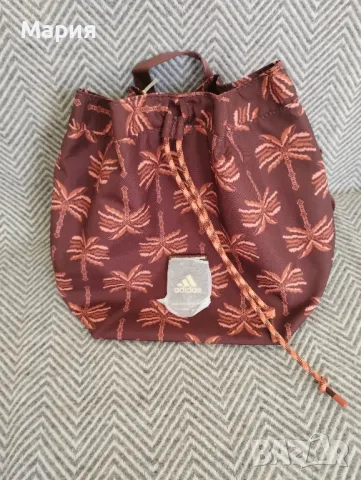 Adidas спортна дамска чанта/раница , снимка 7 - Чанти - 49112376