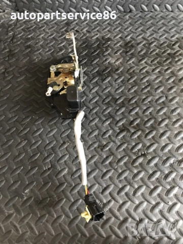 Механизъм на бравата на предната дясна врата за KIA Carnival 2.9 CRDi (2005)