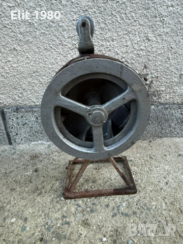 Продавам Военна Ръчна Сирена за Въздушна Тревога , снимка 2 - Антикварни и старинни предмети - 53113465