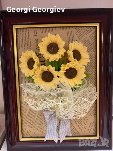 цветя изработени с глицеринов ароматен сапун и Българска роза Стара Загора,бивше кино Септември