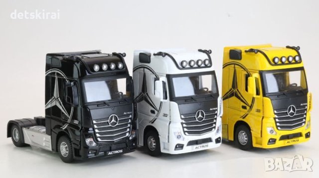 Макетен модел на Влекач Мерцедес 1:24, снимка 5 - Коли, камиони, мотори, писти - 42123876
