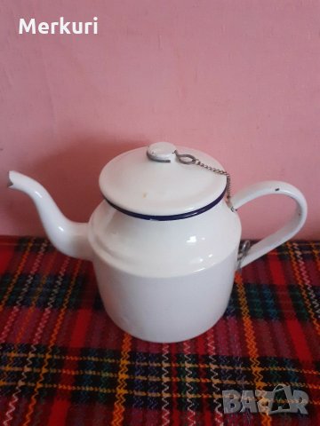 Емайлиран малък чайник от гр.Троян -България, снимка 1 - Колекции - 24073933