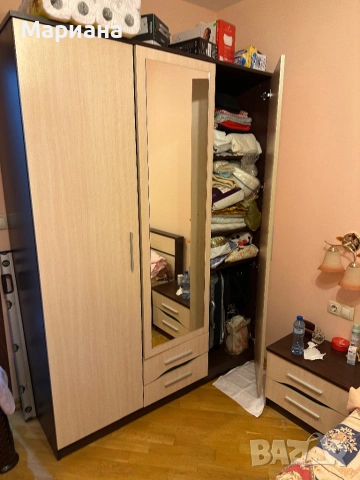 Продавам трикрилен гардероб, снимка 5 - Гардероби - 53156965