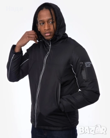 Зимно яке на Ливърпул Matchday Black Jacket