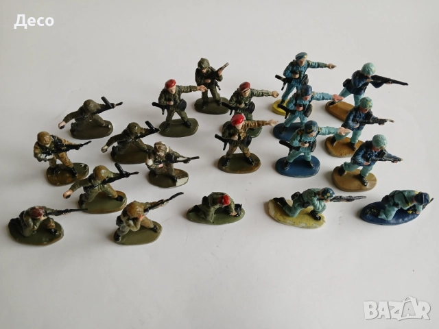 Стари ръчно рисувани фигурки войници., снимка 2 - Колекции - 52294058