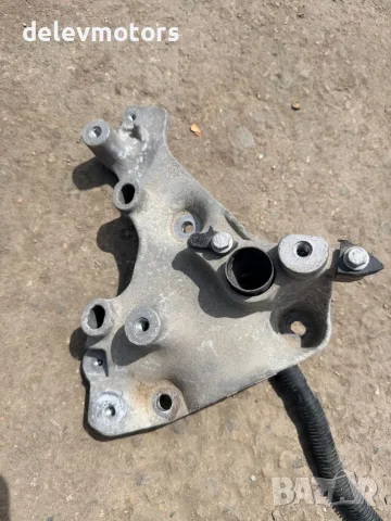 93455374, 648606762R планка конзола от Renault Trafic 3 1.6 dci