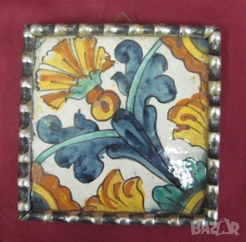 17c Antique Spanish Mayolica tile with stylised carnation, снимка 4 - Антикварни и старинни предмети - 37031355