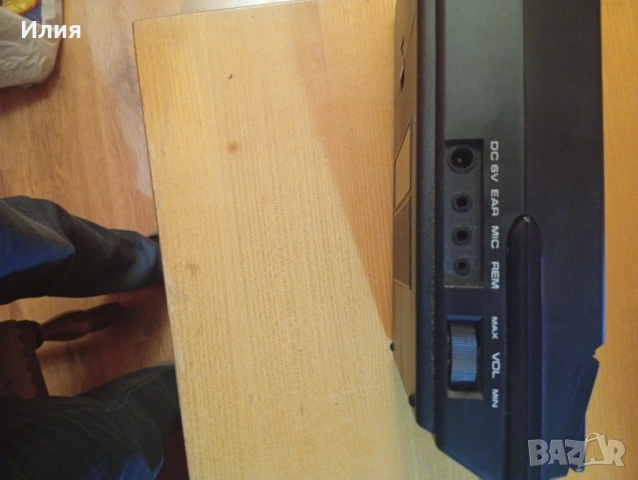 Портативно касетофонче Sanyo, снимка 3 - Ролери, кънки - 53223208