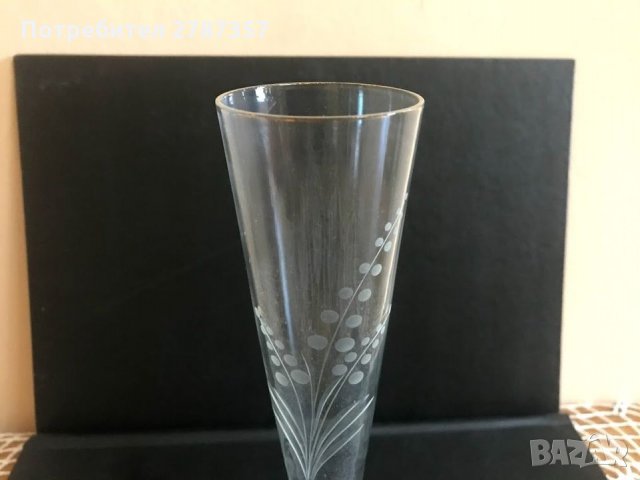 Стъклена вазичка - гравирано стъкло, снимка 2 - Колекции - 31041944