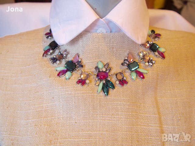 Колие с кристали, снимка 4 - Колиета, медальони, синджири - 33146002