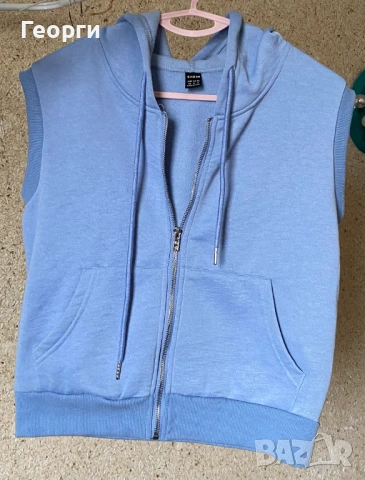 Нов светло син елек, подходящ за сезона