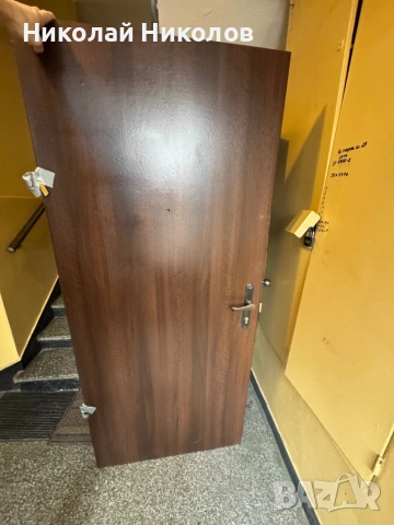 Метална врата