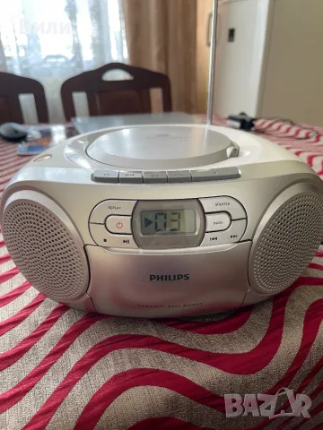 Радиокасетофон с CD Philips, снимка 3 - Радиокасетофони, транзистори - 56129527