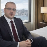 СЕРВИТЬОРИ ОТ СОФИЯ: НЕ ТЪРСЯ РАБОТНИЦИ. ТЪРСЯ ОСНОВАТЕЛИ.